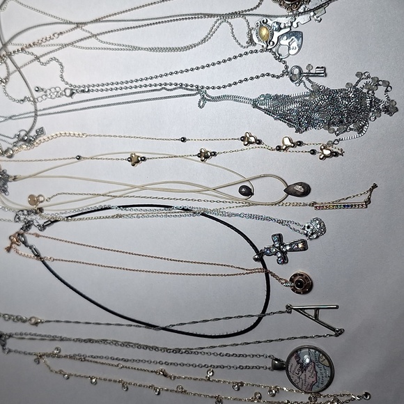 14 Necklaces Including Disney Owl Key London Flower Tassel - Picture 1 of 7